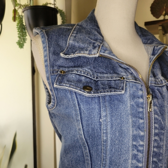 Vintage Collar Jean Vest - Picture 2 of 8